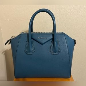 Givenchy Antigona Small Oil Blue in Excellent used conditions!